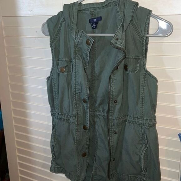 Gap small sleeveless hooded vest - Picture 1 of 8